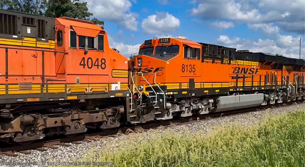 BNSF 8135